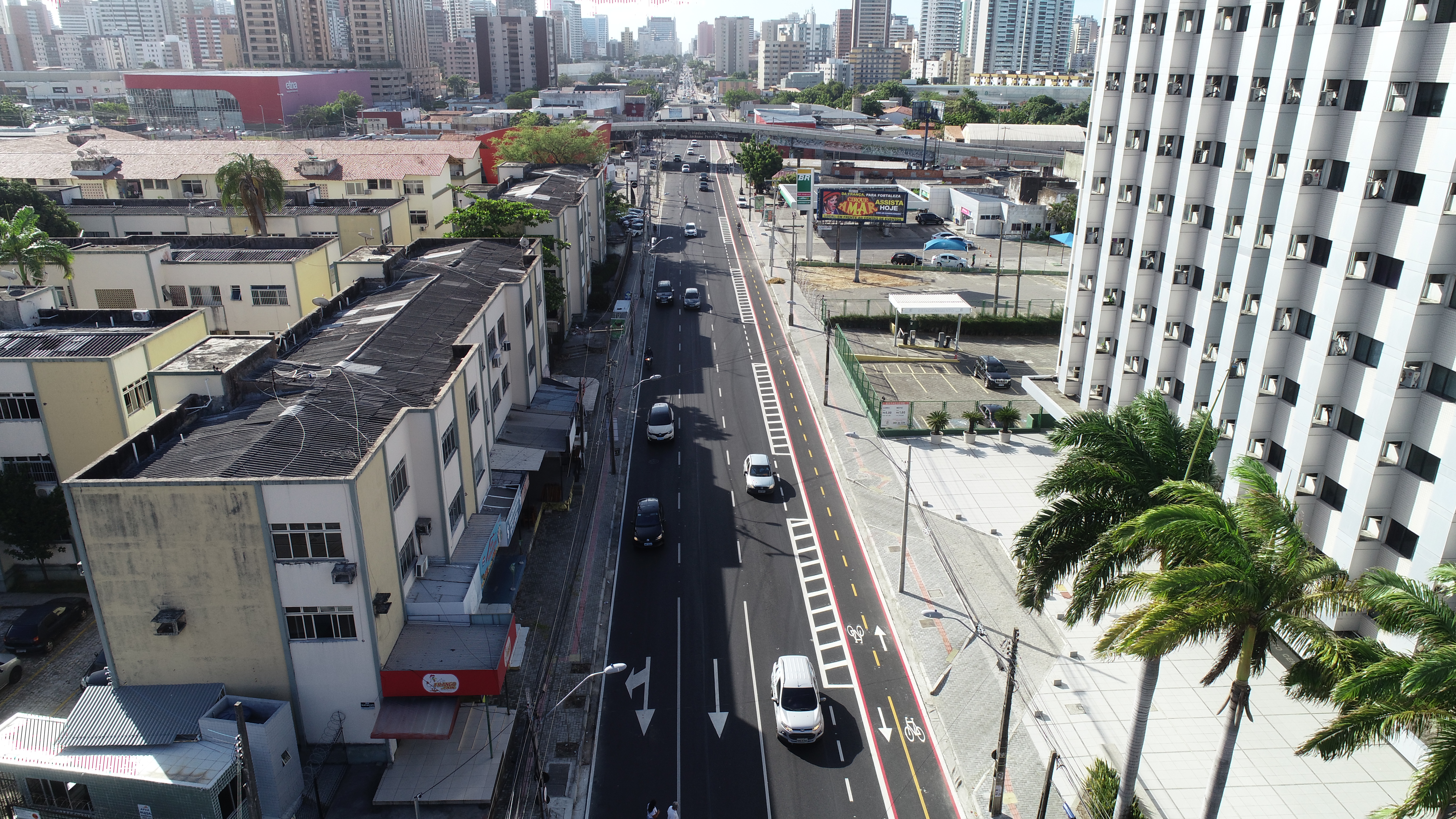 foto aérea da avenida santos dumont